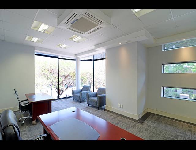 540M² OFFICE TO LET IN PARKMORE